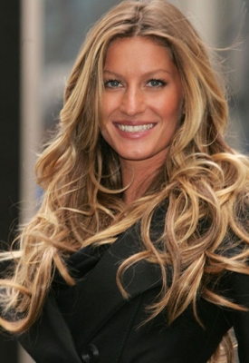 flowing-curls-long-hairstyle-ladies